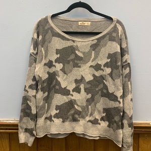 Hollister Gray Camouflage Sweater, Small ⭐️
